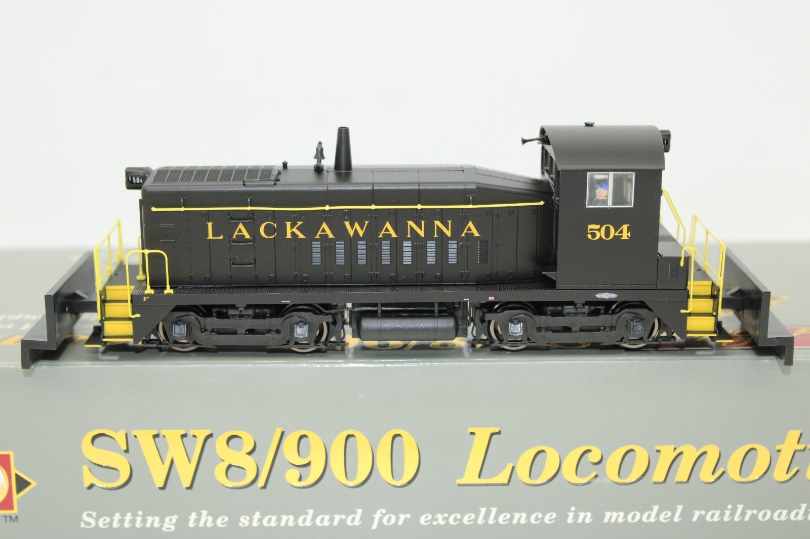 Walthers Proto HO Scale DL&W Lackawanna SW8 Diesel Locomotive #504 DCC