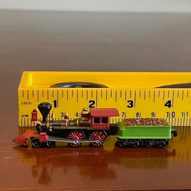 1999 Lionel classic Series Miniature Die-Cast Train Steam Locomotive vintage