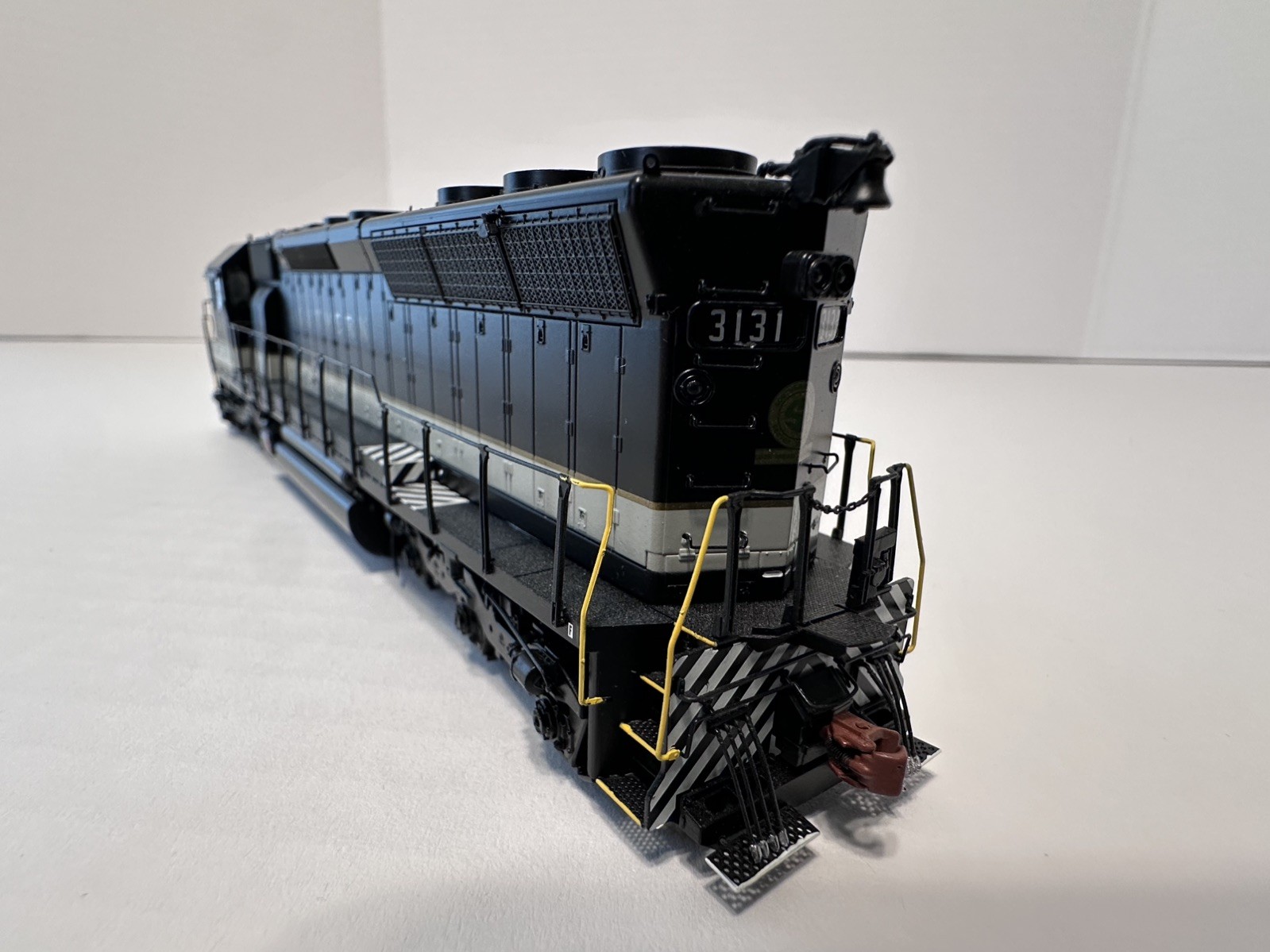 ScaleTrains-Rivet Counter HO Southern Railway SD45 #3131 w/LOK Sound & DCC.