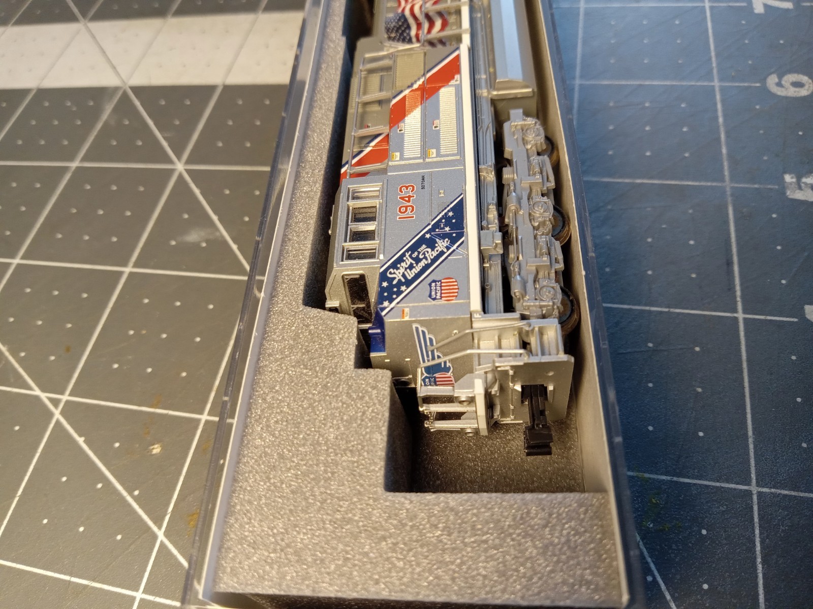 Kato N Scale EMD SD70ACe Diesel Loco Union Pacific “The Spirit” 176-1943