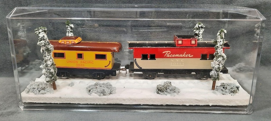 O SCALE – 16″ SINGLE TRACK – “WINTER SCENE” DISPLAY CASE- FOR ANY O SCALE TRAINS
