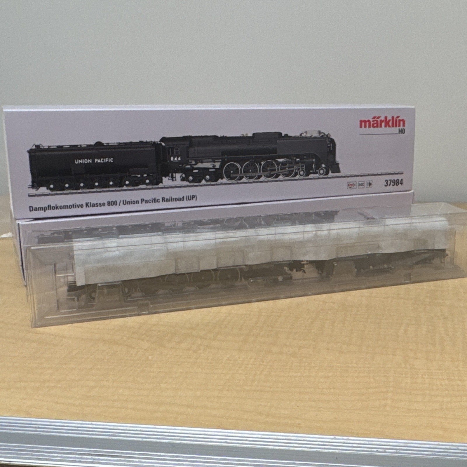 Märklin Marklin HO Union Pacific 4-8-4 Steam Loco Digital AC 3-Rail 37984