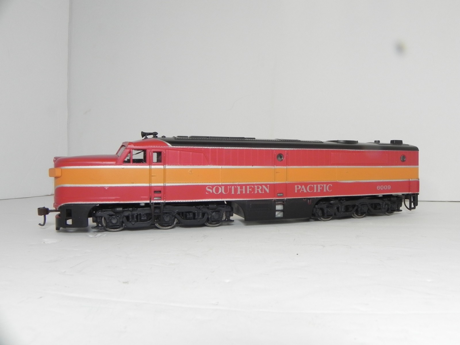 Athearn HO Scale PA-1 Powered Locomotive Soutern Pacific No. 6009
