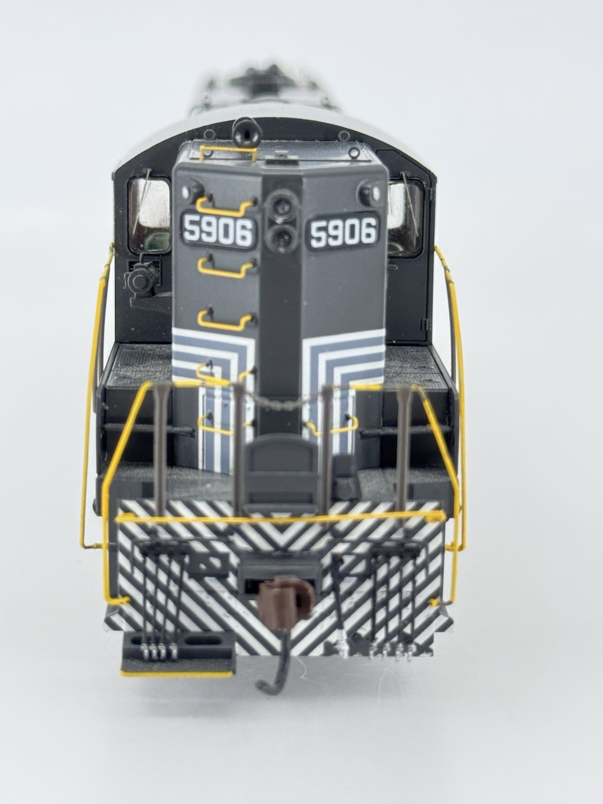 HO Athearn Genesis G62427 New York Central GP9 Diesel Locomotive NYC #5906