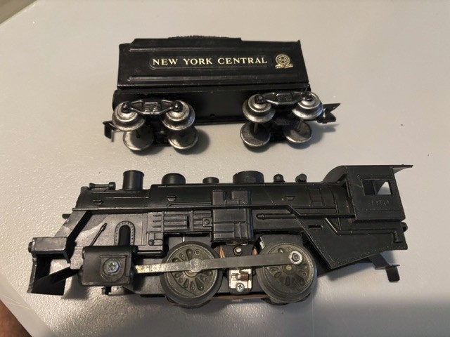 Vintage Marx 490 Steam Locomotive with 8 Wheel G Trucks NYC Tin tender