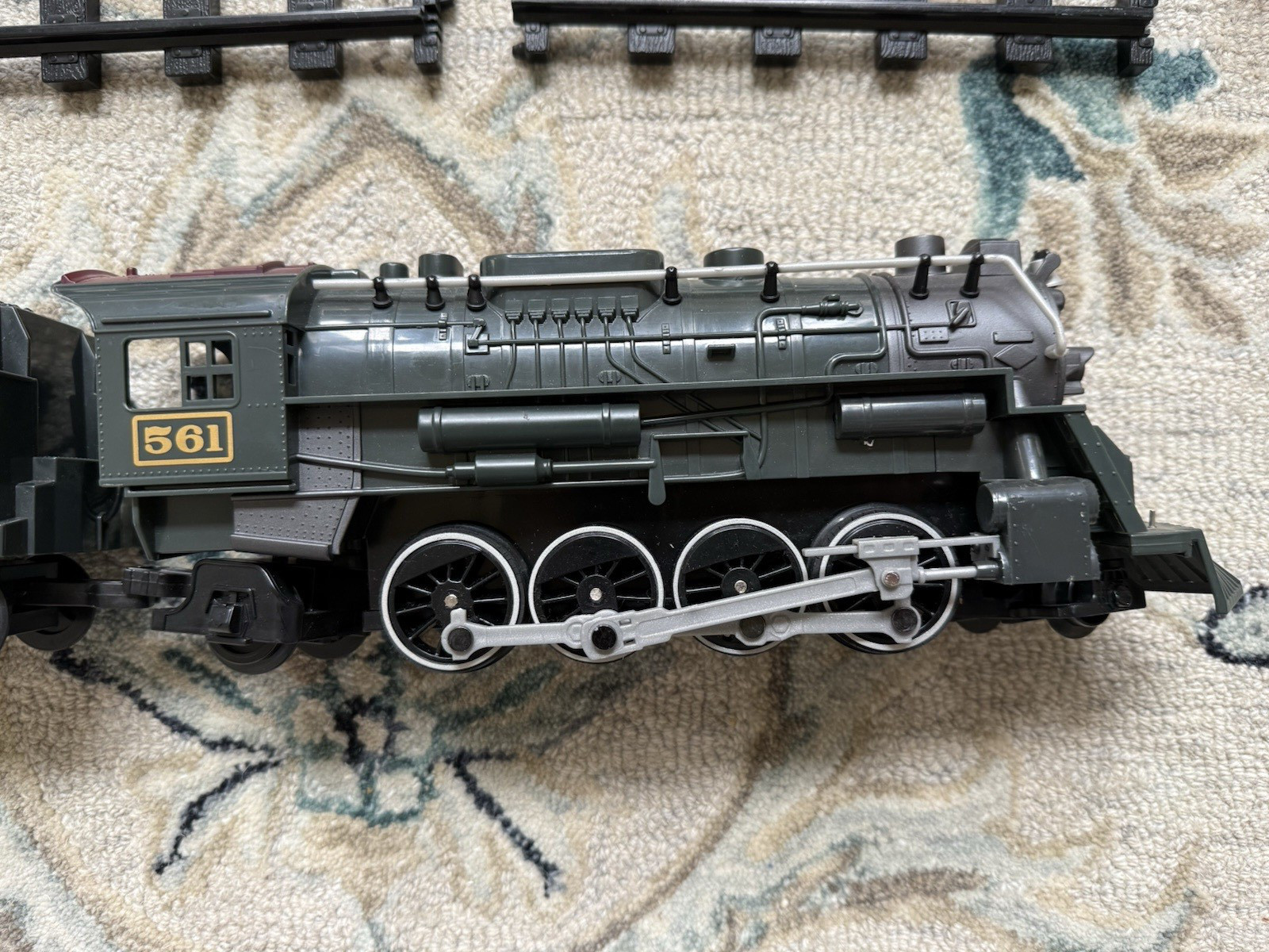 Lionel Pennsylvania Flyer 561 G Scale Battery Engine Tender Caboose 16 track pcs
