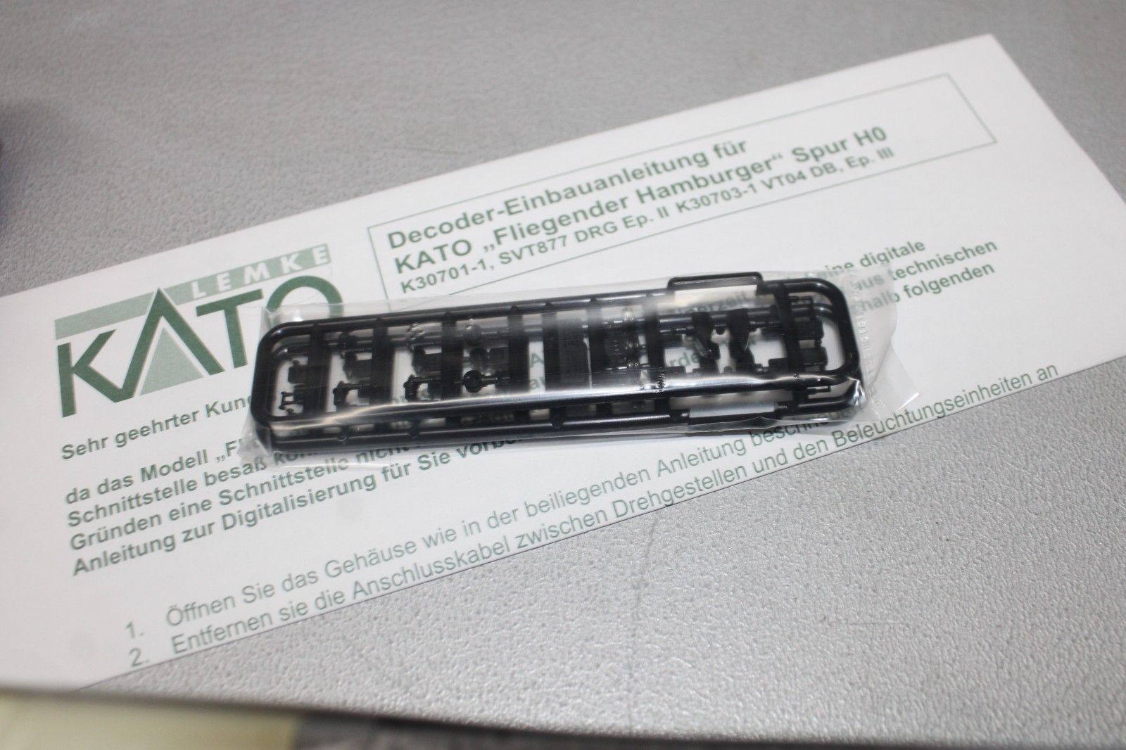 KATO K30703-1 Diesel Railcar VT 04 “Flying Hamburger” DB H0 In Box