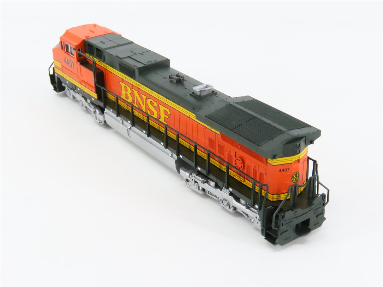 N Scale KATO 176-3200 BNSF Railway C44-9W Diesel #4407 – Custom – DCC Ready