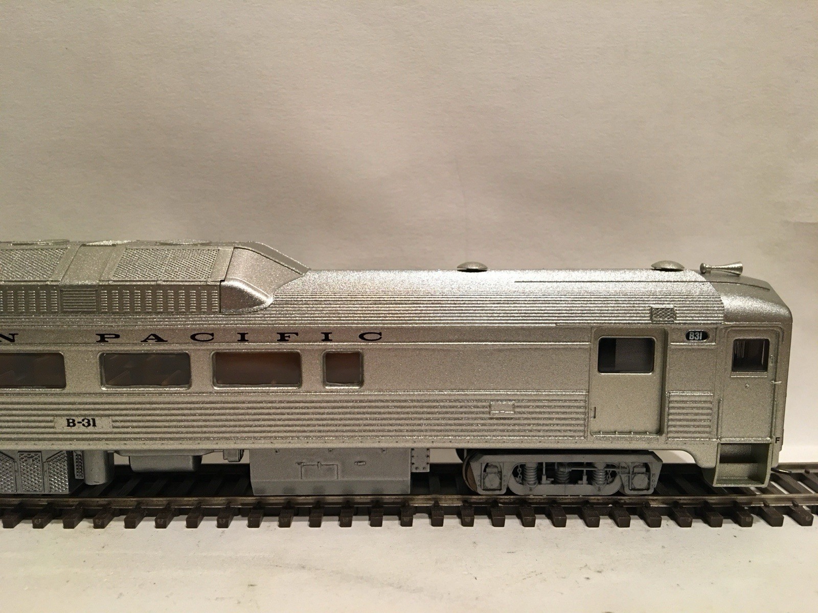 HO Proto 1000 Northern Pacific Powered Budd RDC Locomotive NP #B31