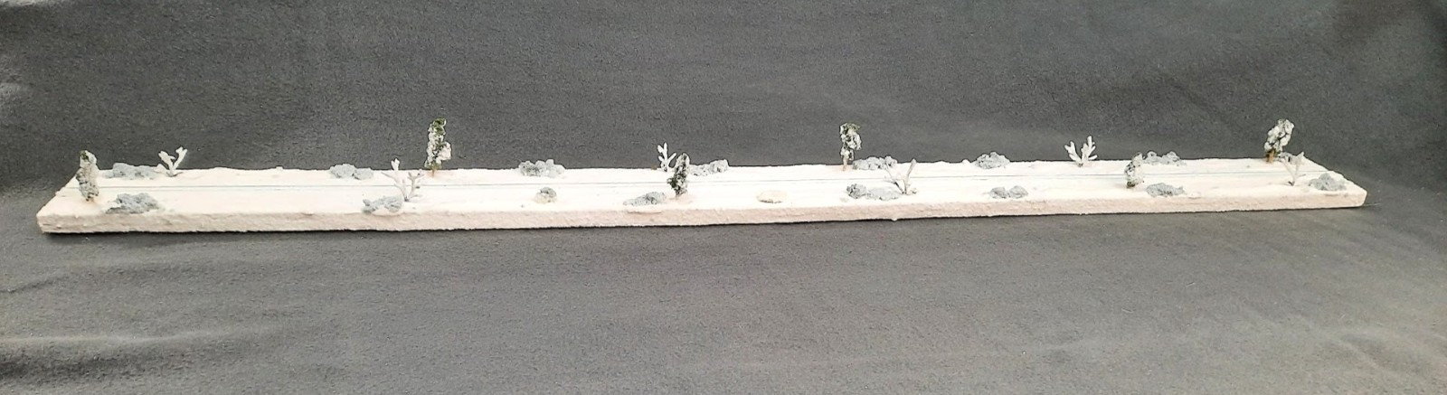 Z SCALE 36″ DISPLAY DIORAMA -“WINTER SNOW SCENE” – FOR ANY Z SCALE TRAINS