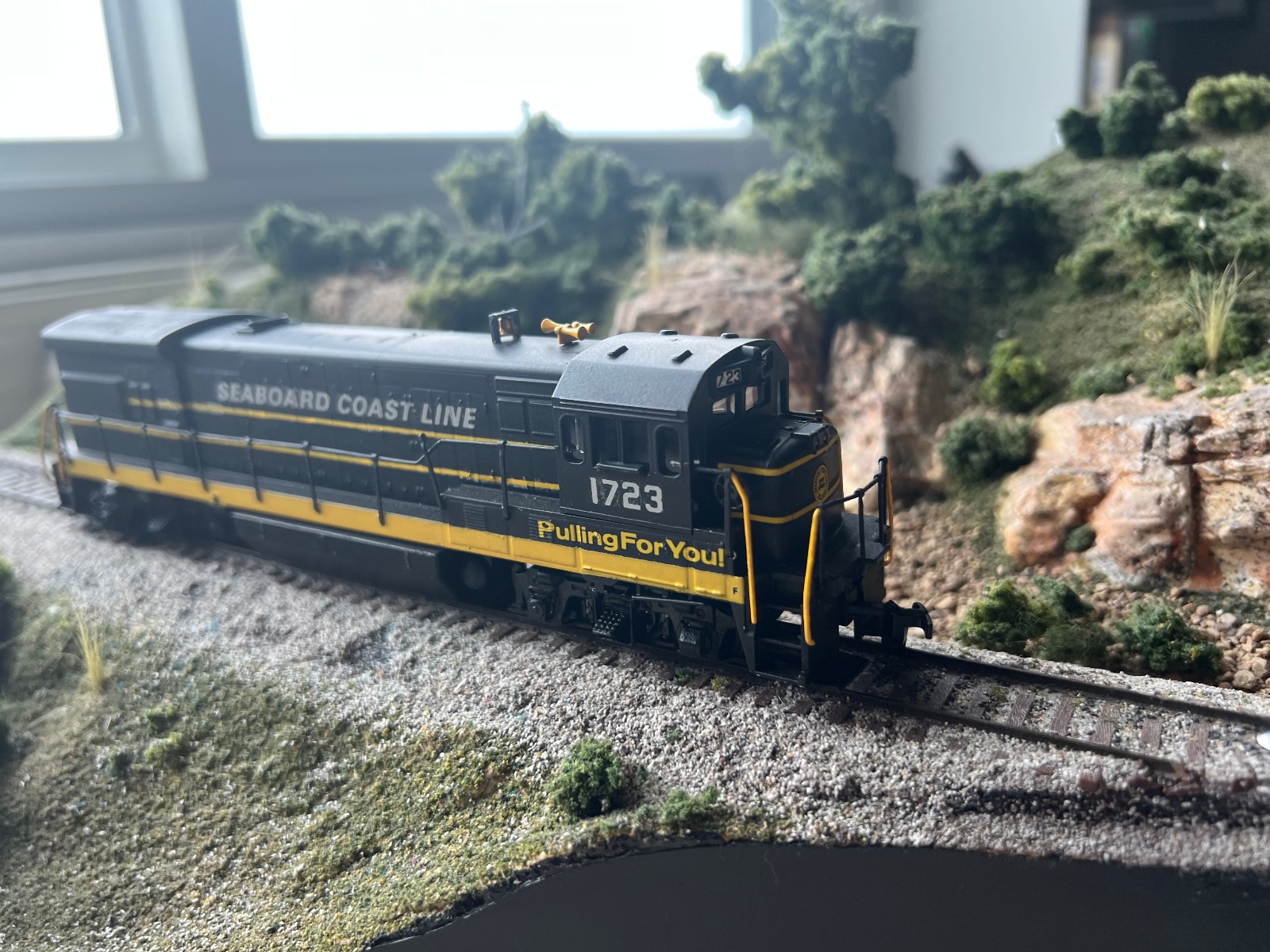 Custom HO ATHEARN U33B SEABOARD COAST LINE SCL # 1723 DUMMY