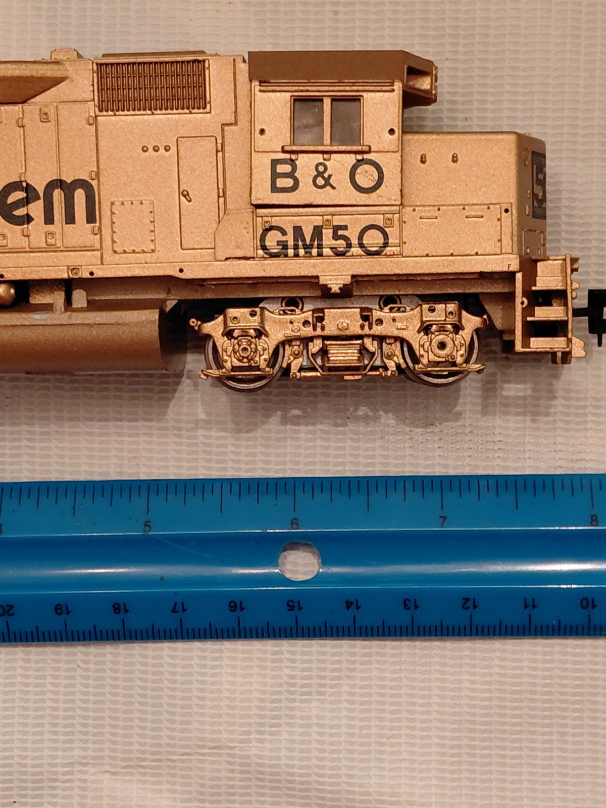 HO Athearn 89761 Chessie B&O GP40-2 GM50 Gold DC Missing Rails Horn Numbers