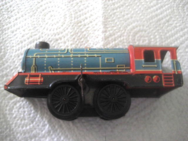 Vintage Tin Wind Up Train Engine Pluto Nice Condition 5″ West Germany Distler ?