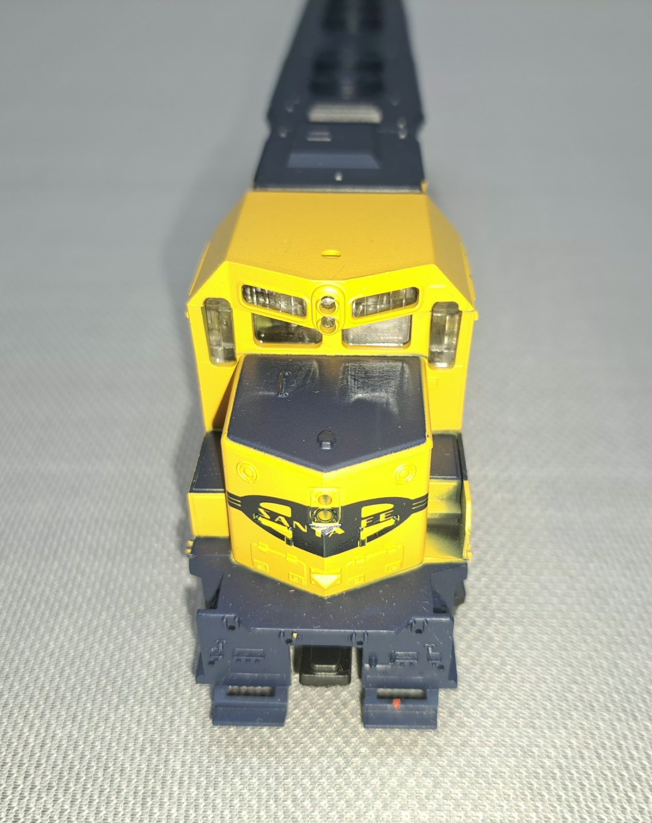 NOS Athearn GP35 Locomotive, Santa Fe #4205 HO Scale NIB