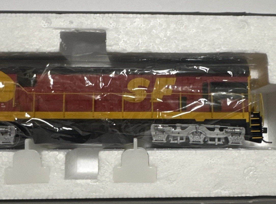 Broadway Limited BlueLine HO Scale GE C30-7 ATSF (DCC/Sound) Kodachrome #8051