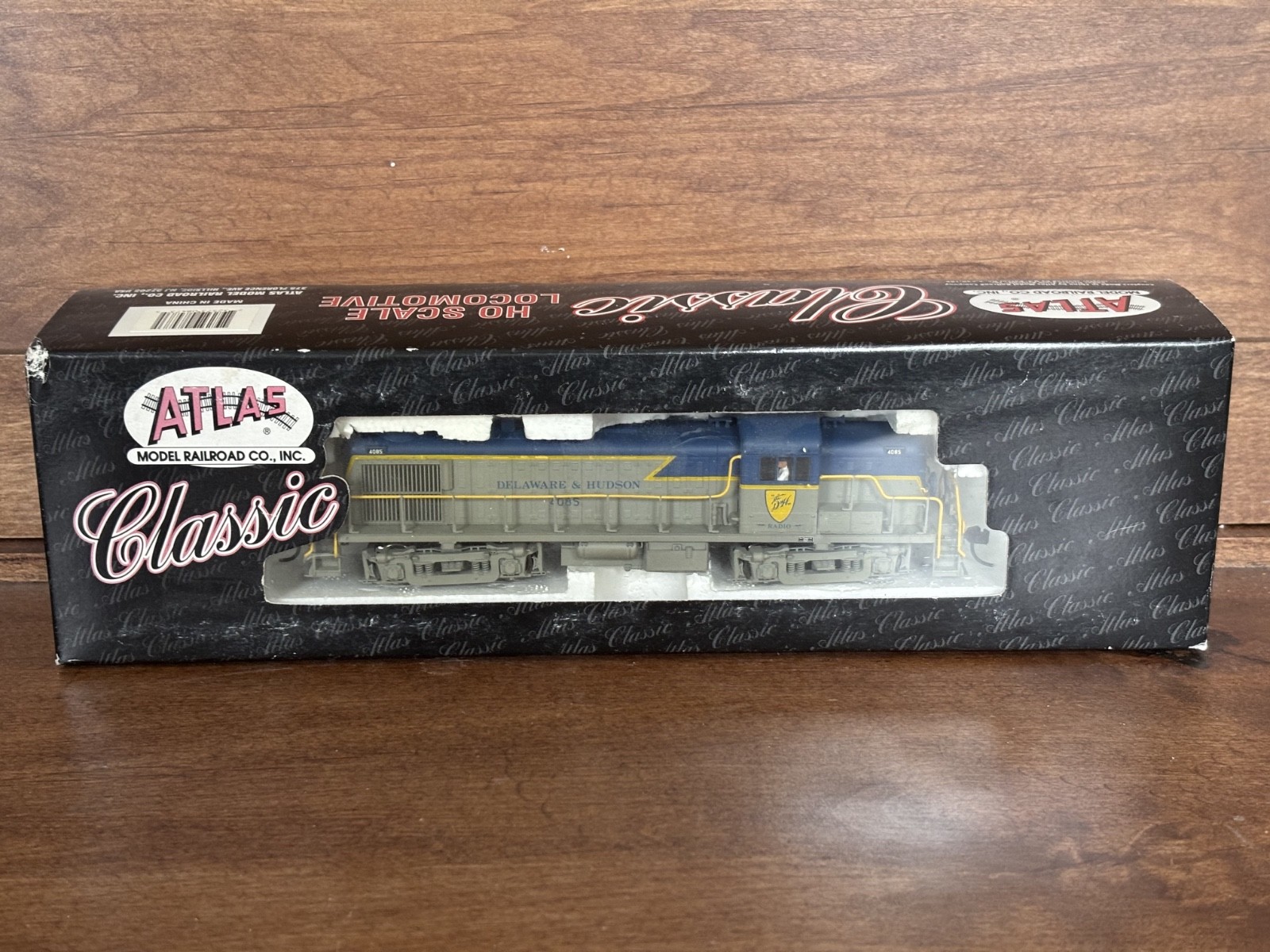 Atlas Classics HO Delaware and Hudson Alco RS3 Locomotive Road #4085 Runs Okay