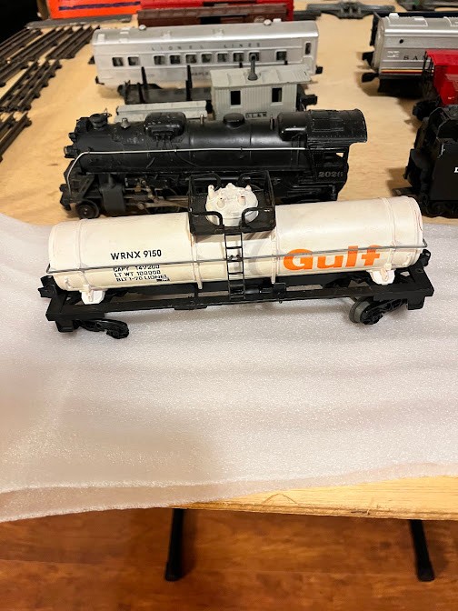 Lionel Train Set, Engine 2026, 027 Good condition
