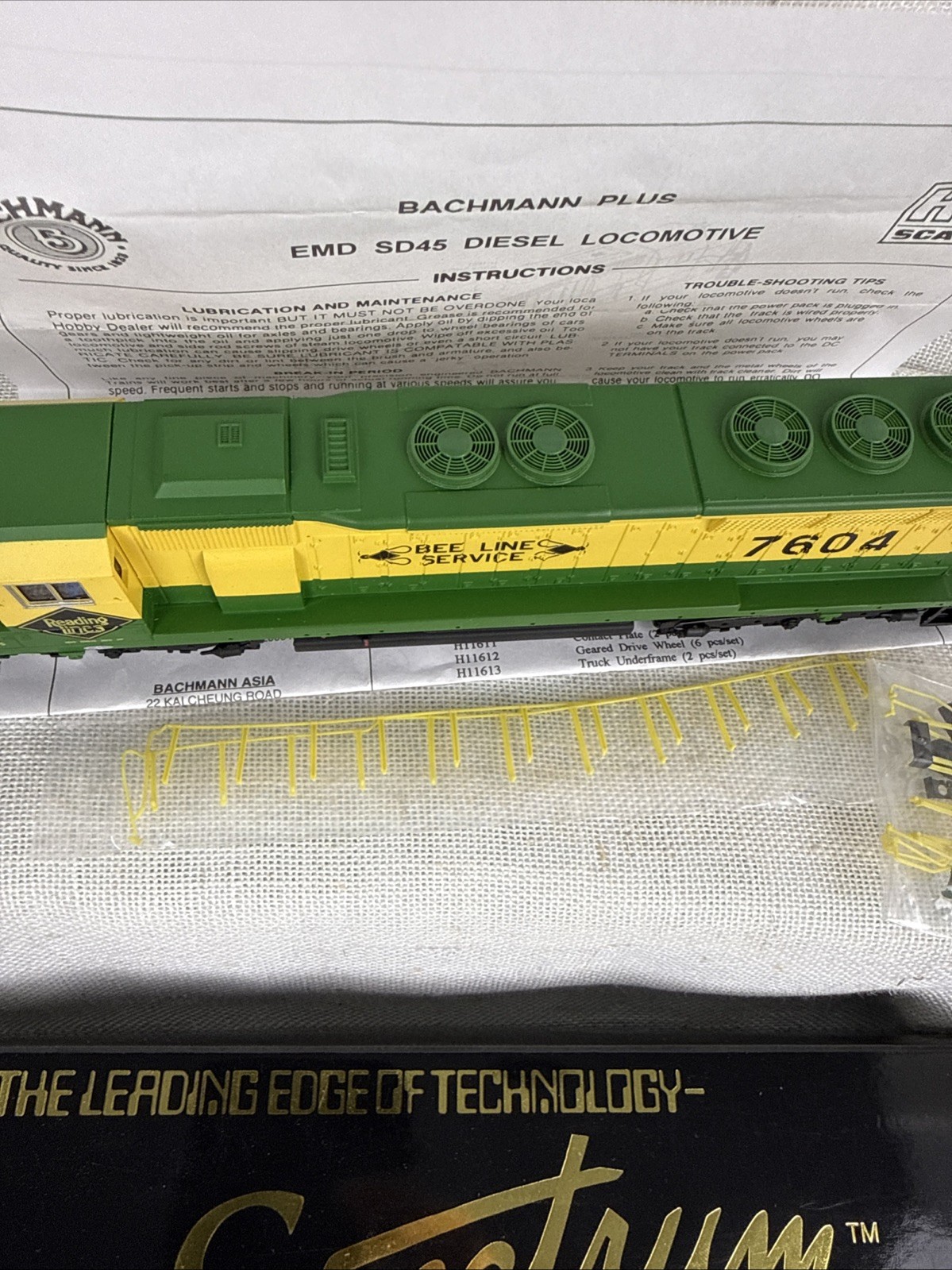 HO Bachmann Spectrum SD-45 Diesel Engine – “Reading-Bee Line” #7604 NEW!!!!!!!!!