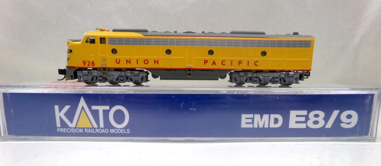 N scale Kato Union Pacific E8/9 diesel engine in orig box (lot N65)