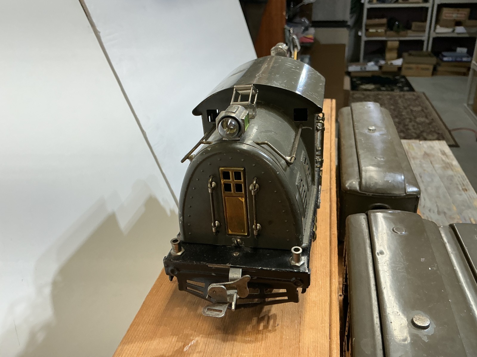 Lionel Standard Gauge #10 ENGINE and 3 Passenger Cars RUNS GOOD