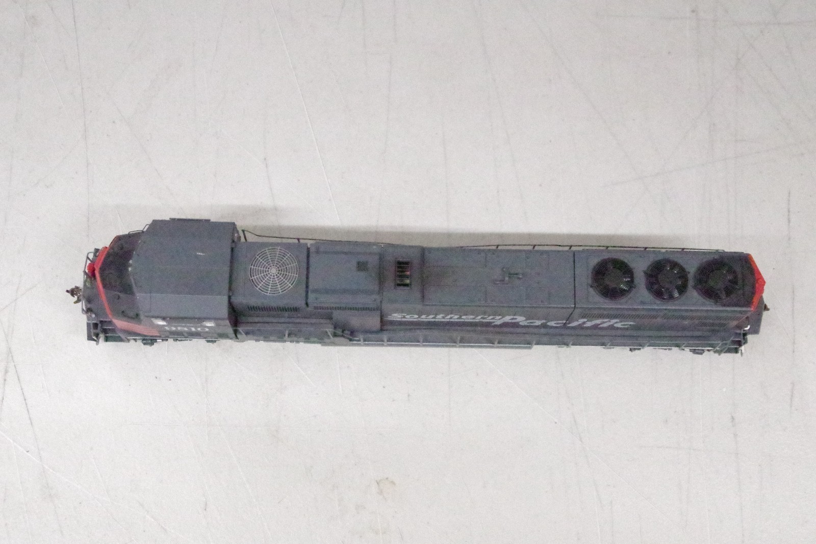 HO Athearn Genesis Southern Pacific SD70M Diesel Locomotive #9810 DCC Ready