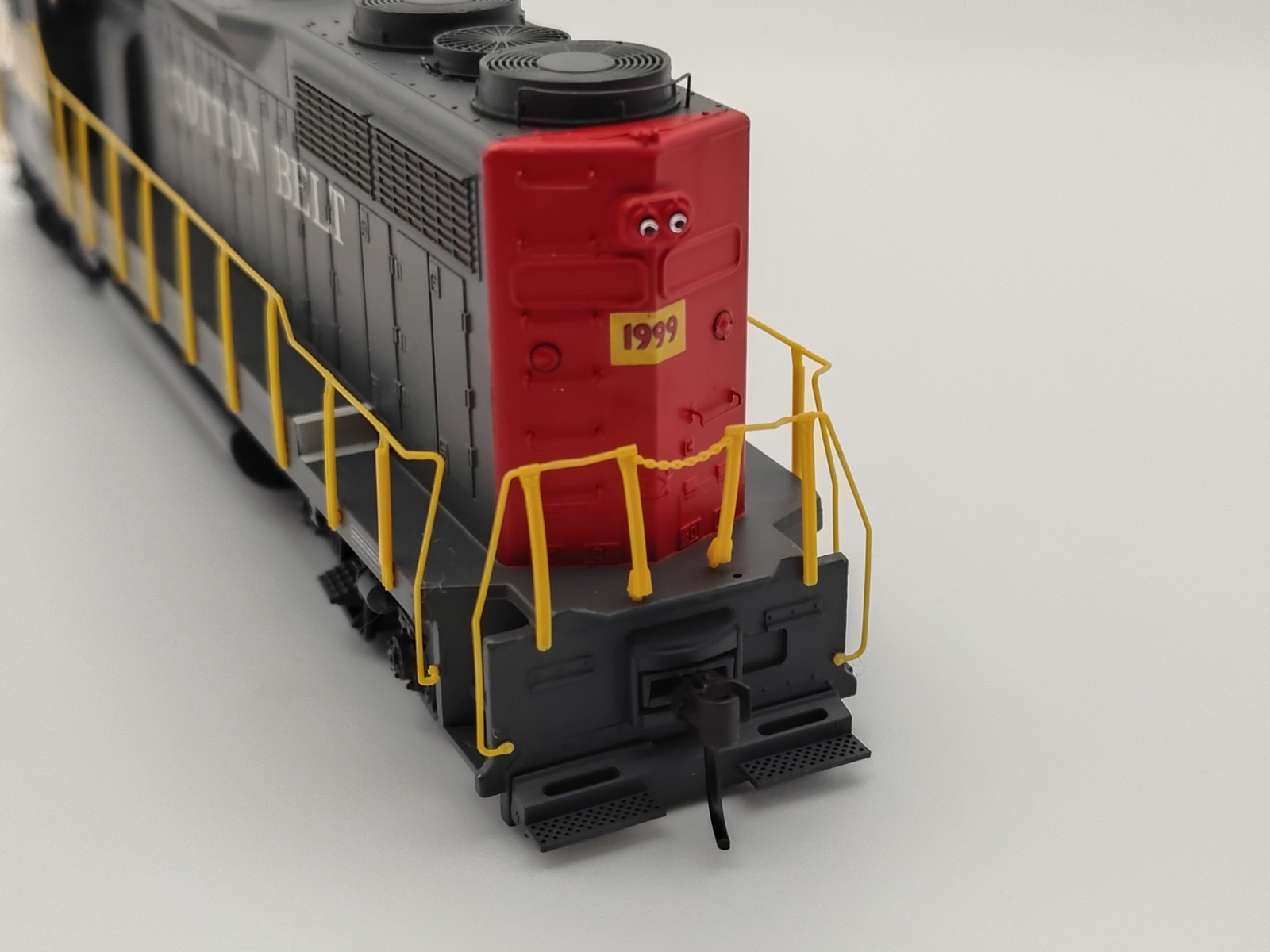 HO Athearn Custom Locomotive Union Pacific Patched Cotton Belt GP35 DCC…