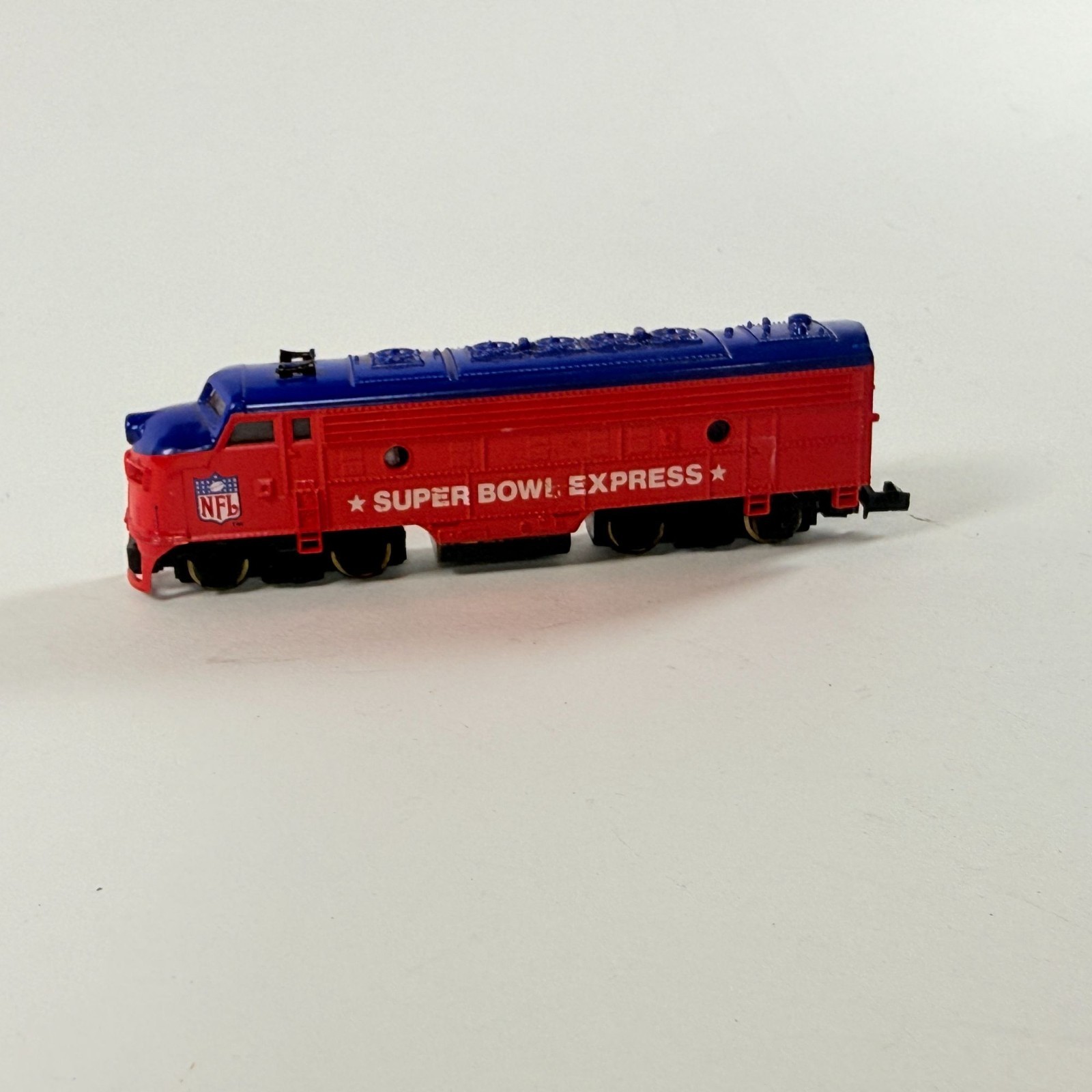 Vintage Life Like N Scale Super Bowl Express F7A Diesel Locomotive Runs Sluggish