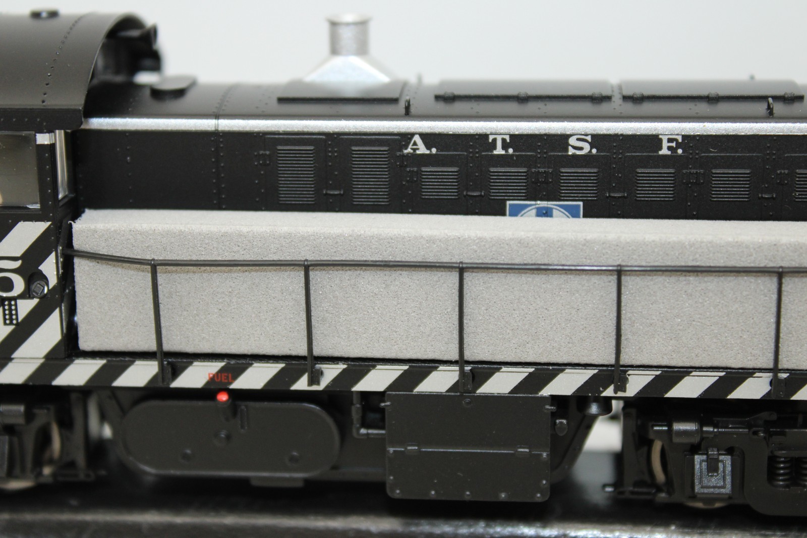 Atlas Classic HO Scale Santa Fe Alco RS1 Diesel Locomotive #2395 LED 7158