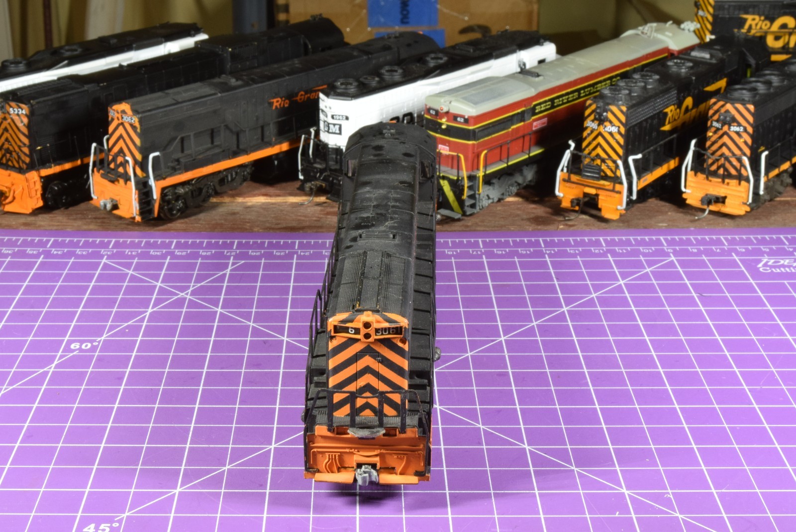 Cab 3061 true CO-CO Rivarossi 12.0 oz Locomotive, faux die cast knuckles,