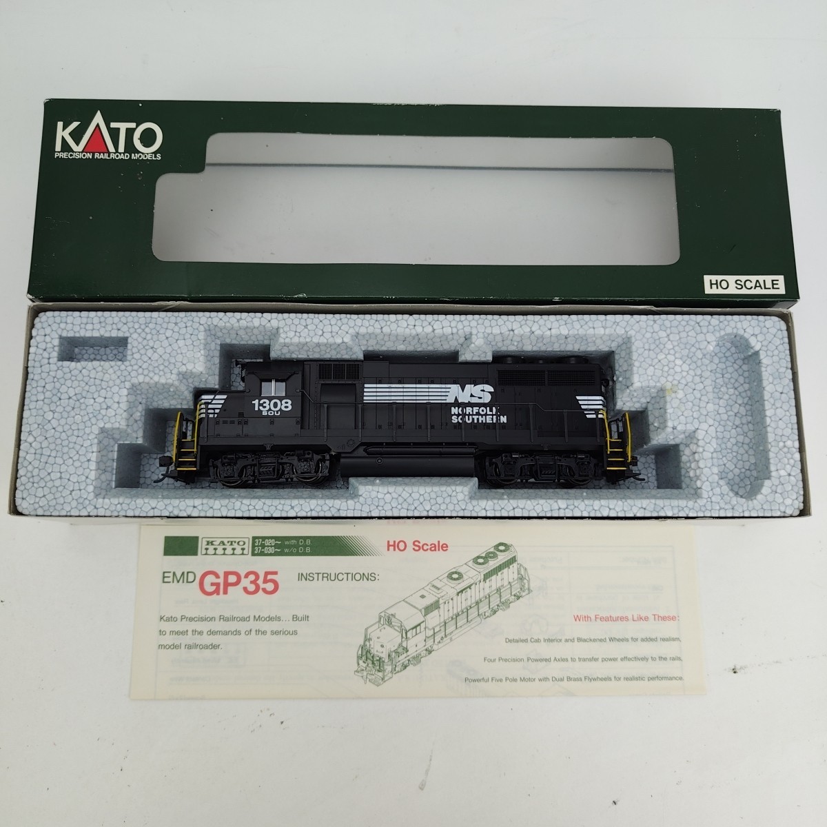 KATO HO Scale EMD GP35 Phase 1a Norfolk Southern #1308 W/O DB Locomotive 37-034