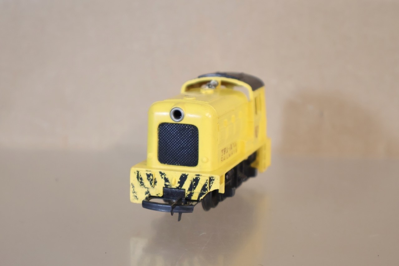 TRIANG R253 TRANSCONTINENTAL TR YELLOW 0-4-0 DOCK SHUNTER DIESEL LOCOMOTIVE op