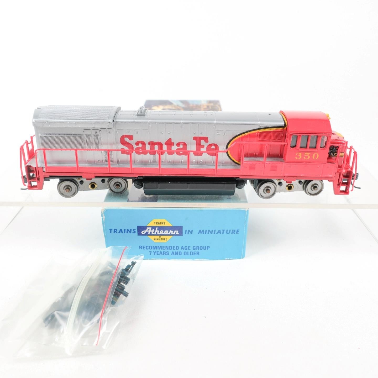 Bachmann HO Scale Santa Fe ATSF #350 U36B Diesel Locomotive Athearn Motor