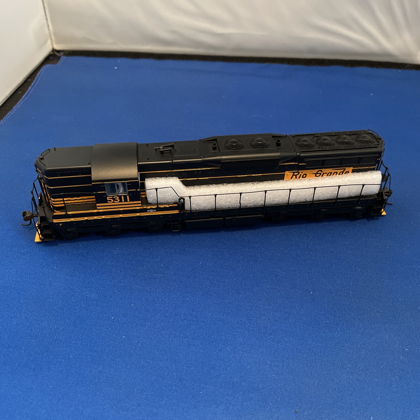 Broadway Limited 2407 Paragon 2 Series EMD SD9, D&RGW #5311 W/ Sound/DC/DCC HO