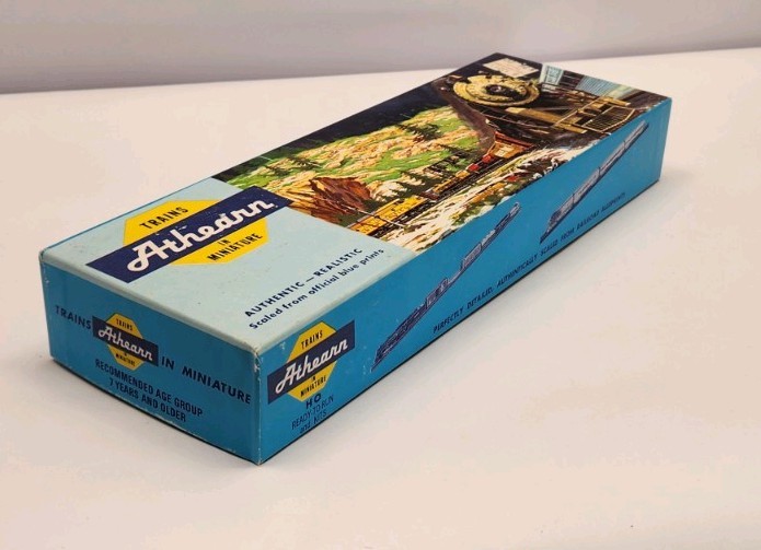 VINTAGE ATHEARN HO GP9 SANTA FE 8517 POWERED DIESEL LOCOMOTIVE NOS MINT B17