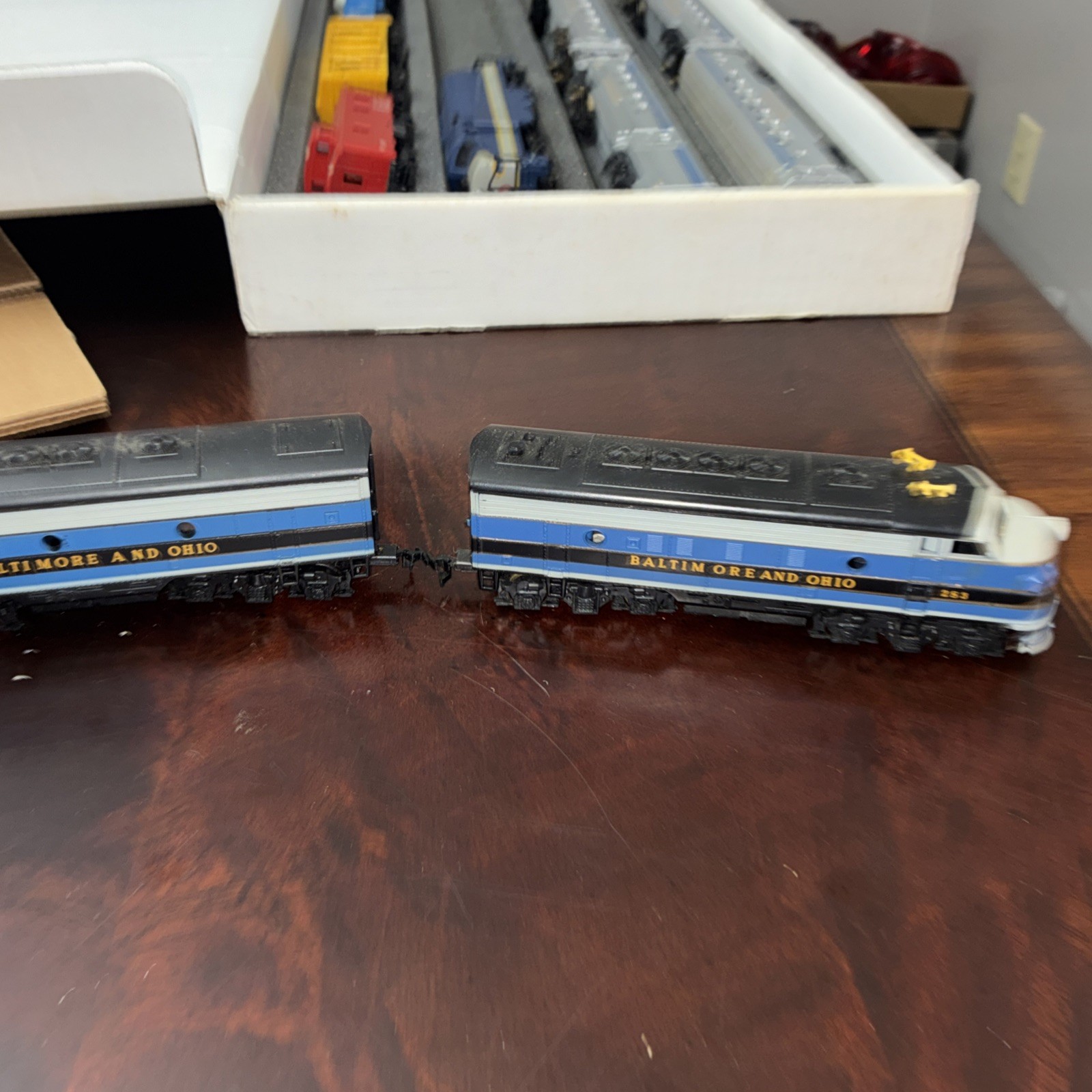 TYCO Mantua HO Baltimore And Ohio F9 Diesel Engine 283 And Car