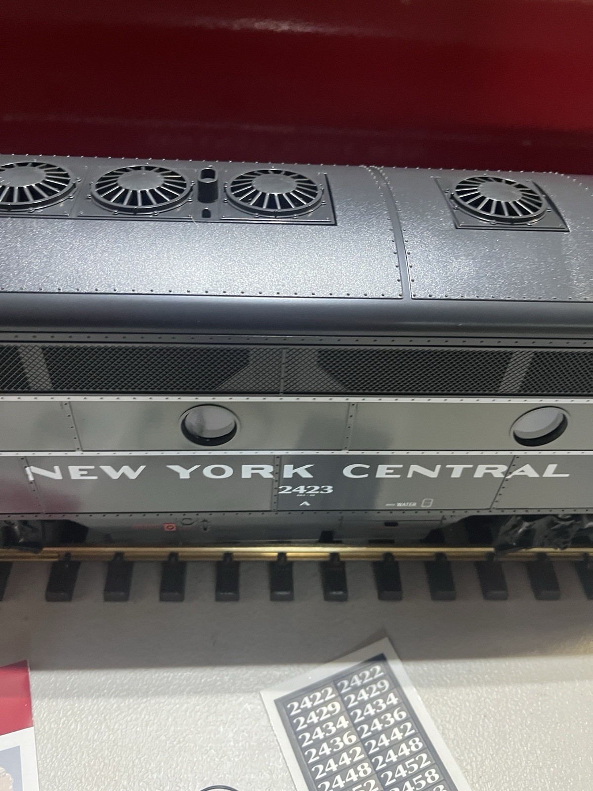 LGB 21582 G Scale NYC F7 B Unit Non-Powered Diesel Locomotive with Sound #2423
