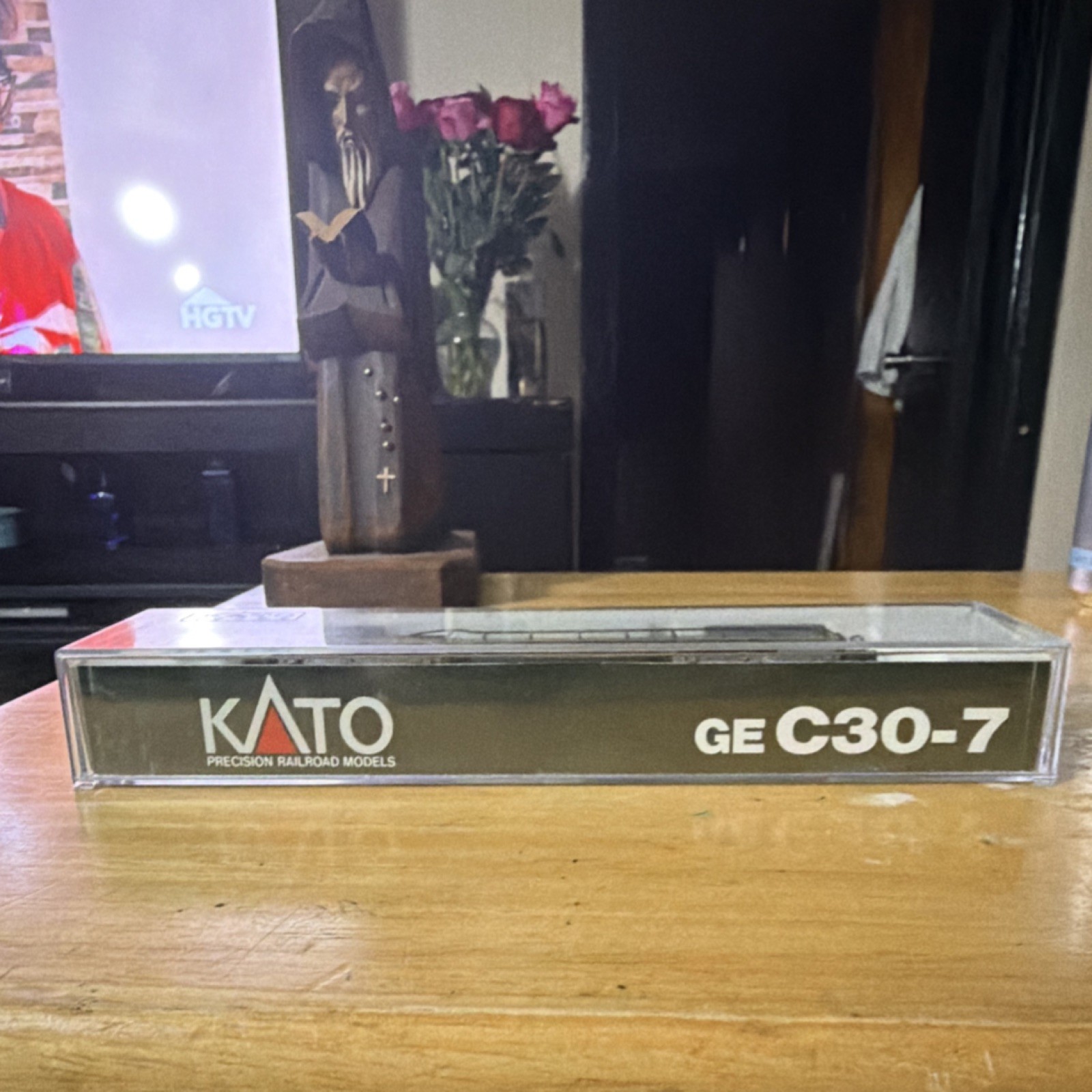 KATO N Scale GE C30-7 CSX #7007 DC Analog Diesel Locomotive 176-307