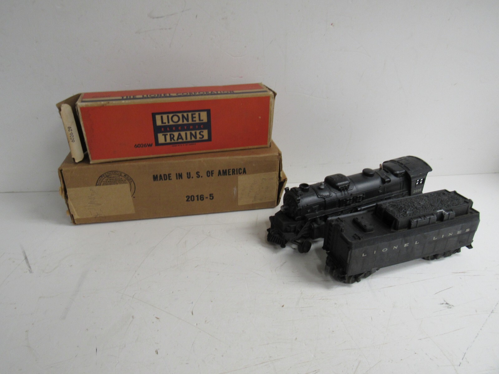 Lionel #2016 Steam Locomotive and #6026W Tender w/Orig. Boxes
