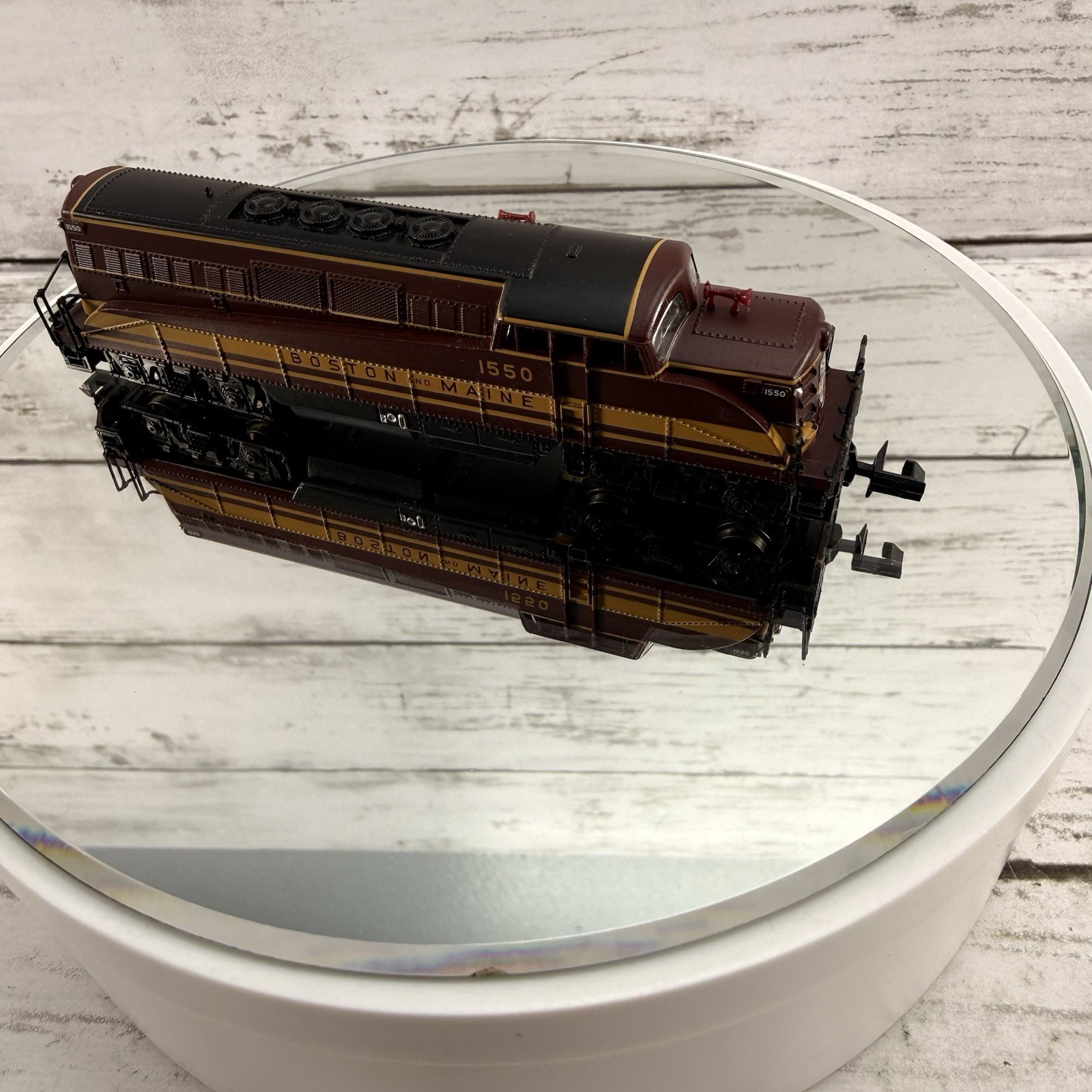 Life-Like N Scale BL2 Boston & Maine #1550 Diesel Locomotive Runs READ