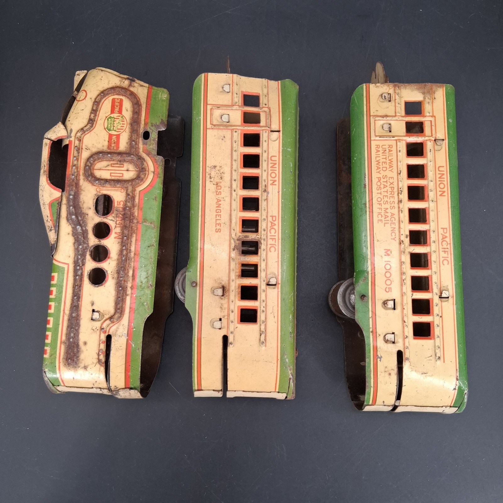 Vintage Marx Union Pacific O Streamliner M10005 w/ 6 Cars Green Yellow No Motor