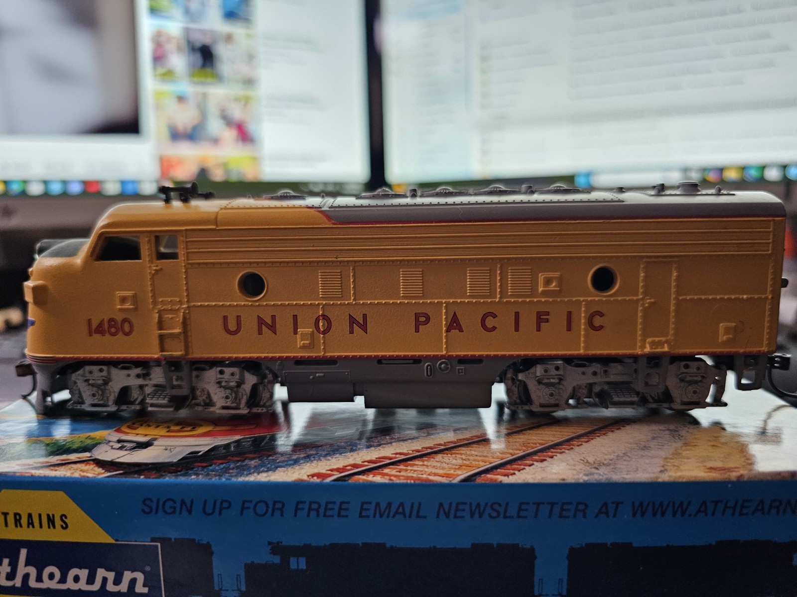 ATHEARN 3013 UNION PACIFIC F7A DUMMY UNIT#1480 C7 METAL WHEELS/E-Z MATE COUPLERS