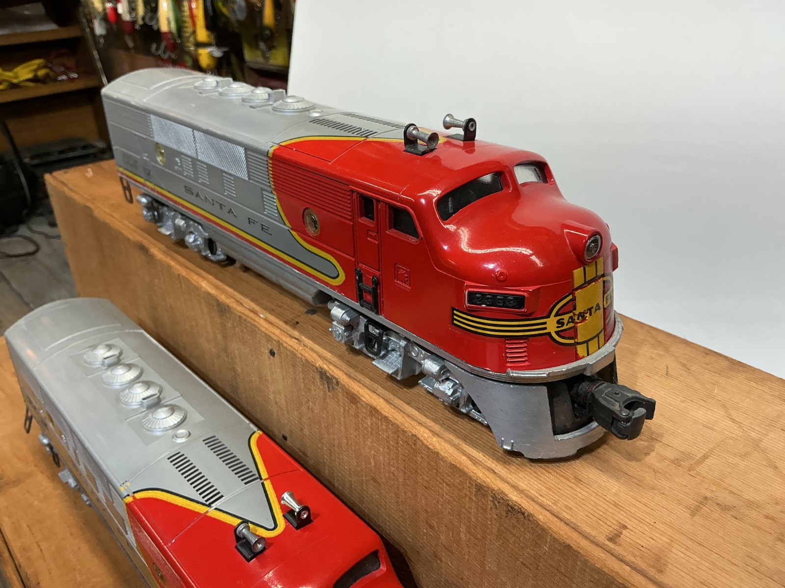 1950’s Lionel SANTA FE 2353 Diesel Locomotive & Dummy & B-Unit 3 Pieces O Gauge