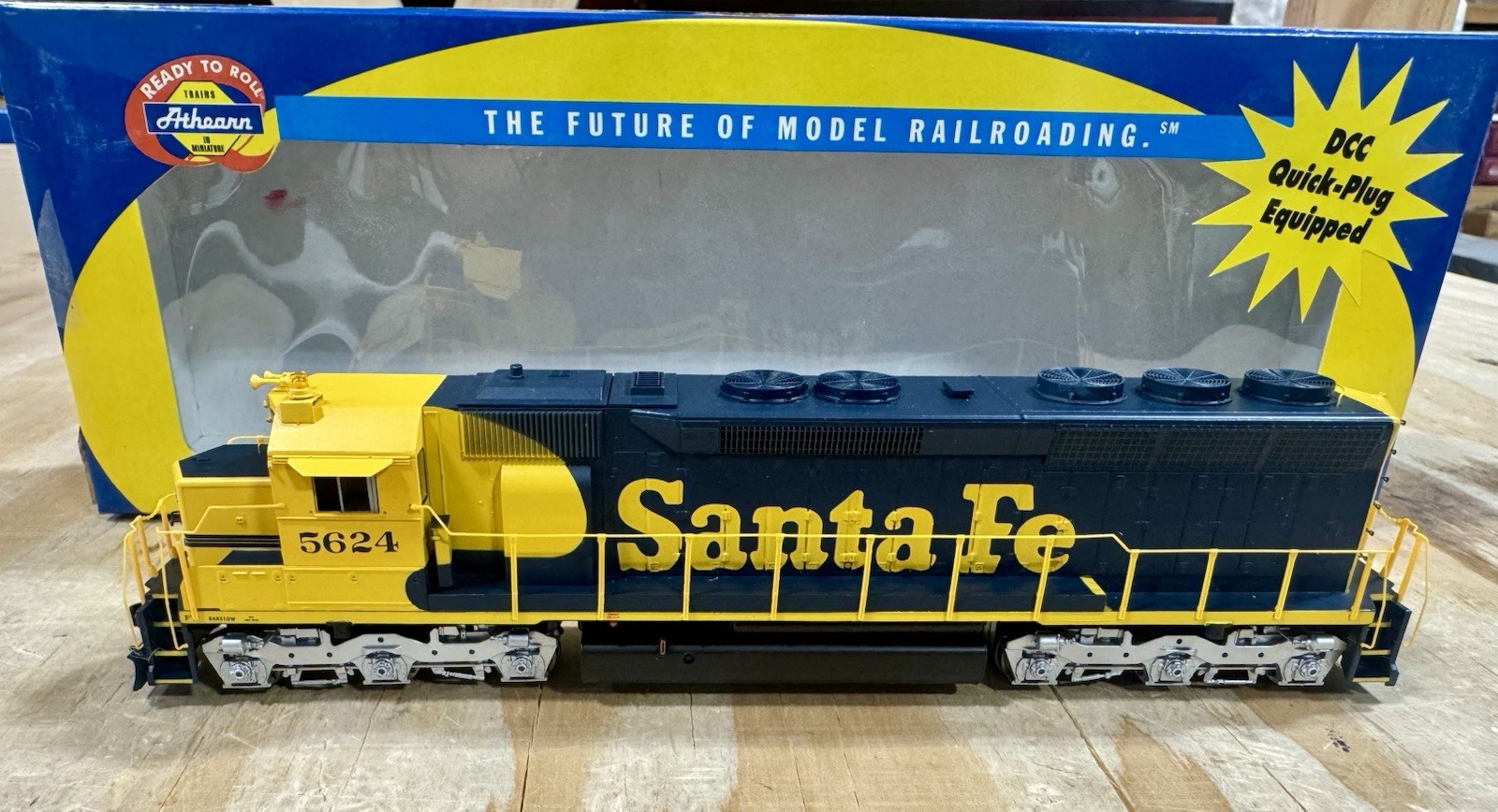 Athearn HO 95425 Santa Fe SD45 Road Number 5624 New! DCC Ready