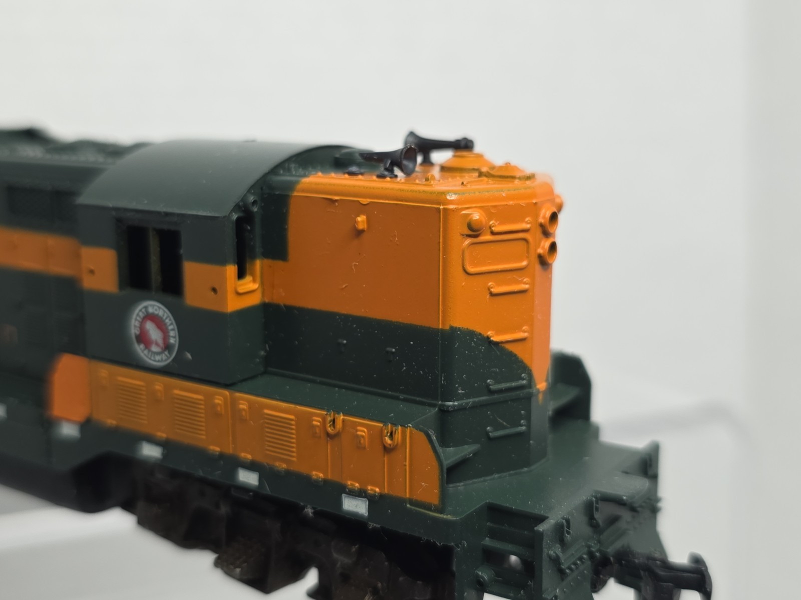 As Is Athearn HO Great Northern 707 GP-9 Diesel Loco Needs Motor Mounts Read Des
