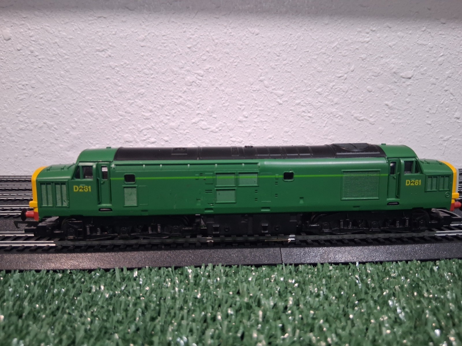 Thomas And Friends Hornby D261 With Tanker HO/OO GAUGE TESTED WORKING RARE!