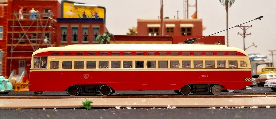 * 1/87 HO * Bowser * Postwar PCC Toronto Streetcar #4678 * BOXED * 12650 *