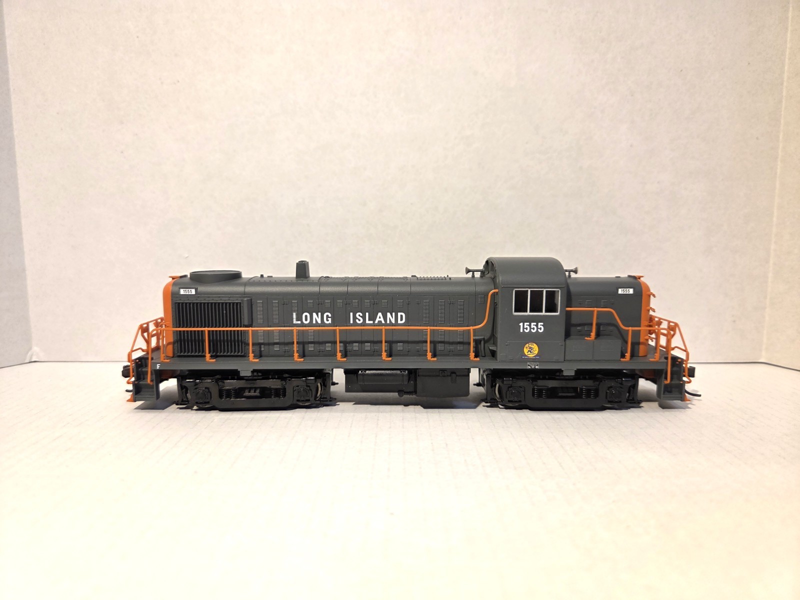 Atlas Classic HO Scale RS-3 Long Island #1555 Item 8350 w/ Box