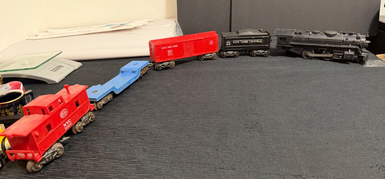 5 pc Vintage Marx O Ga Trains~ #666 Locomotive & New York Central Tender caboose