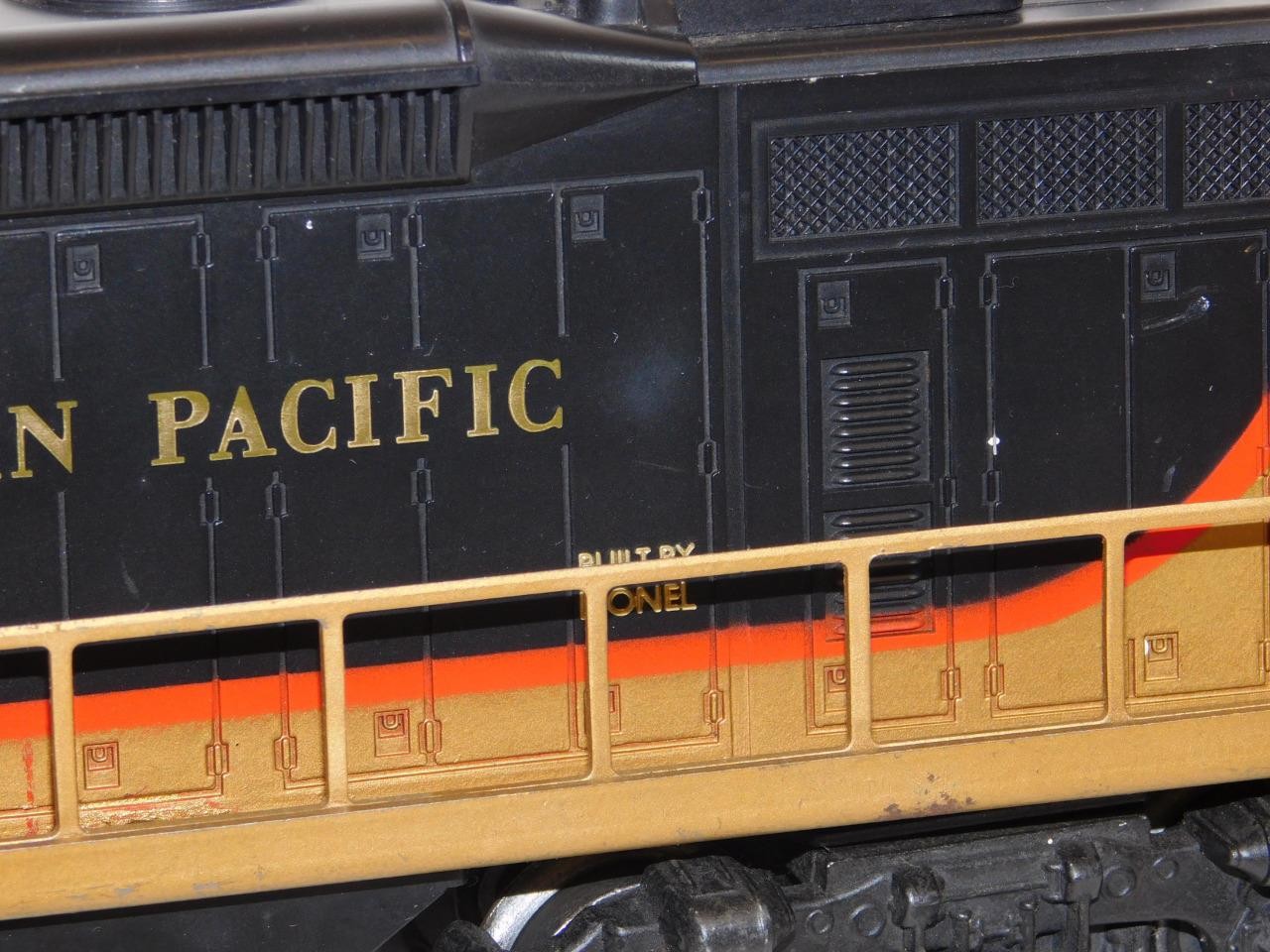 Lionel Trains 2349 Northern Pacific GP-9 wi/ horn Serviced 1959 Runs well Nice!