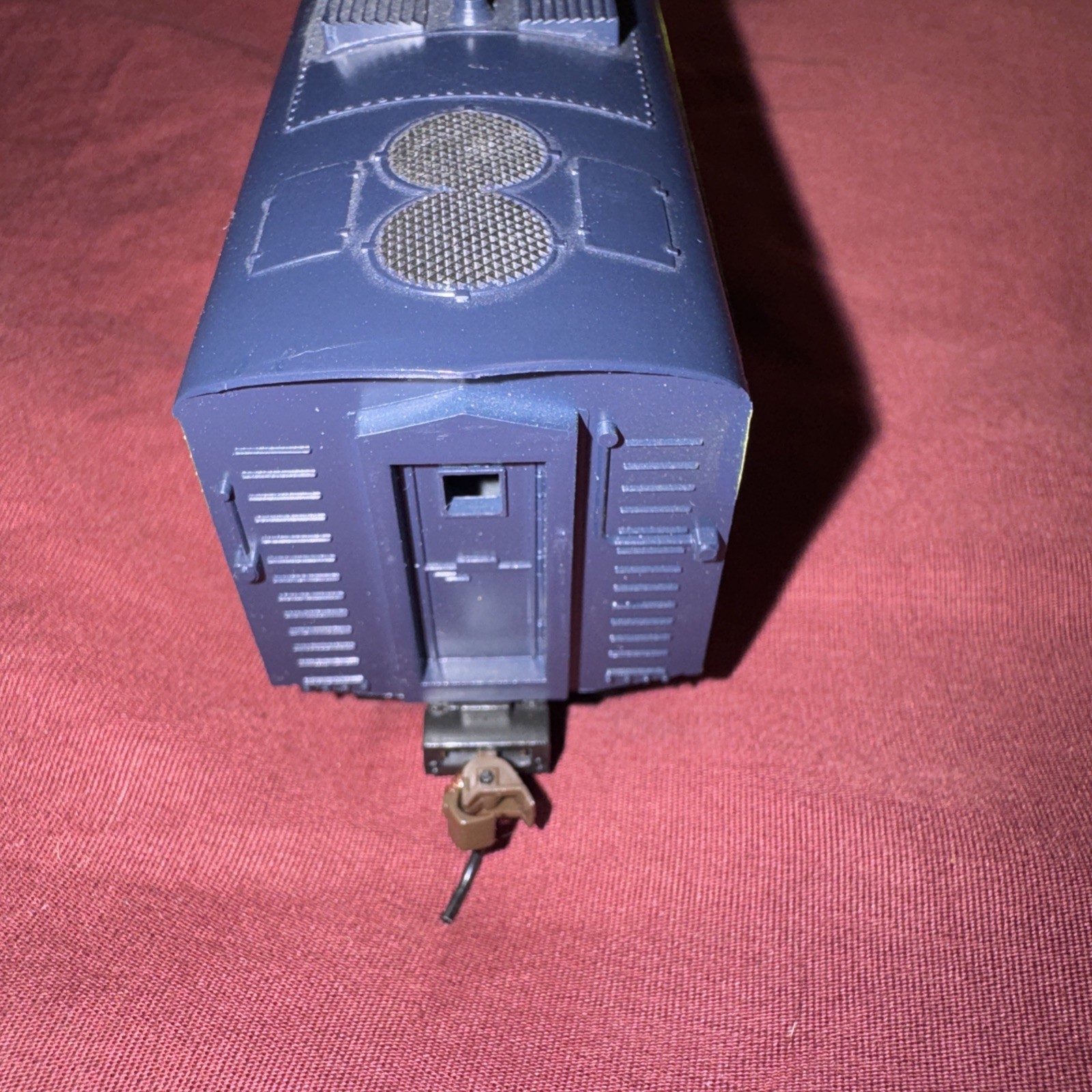 New no box Bluetooth Locomotive – Santa FE – Blue & Yellow – Ho Scale Bachmann